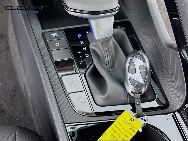 Hyundai Elantra Vehicle Image 21