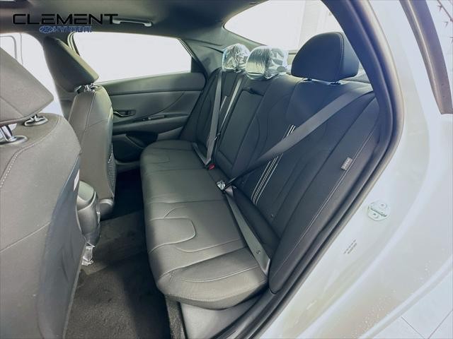 Hyundai Elantra Vehicle Image 28