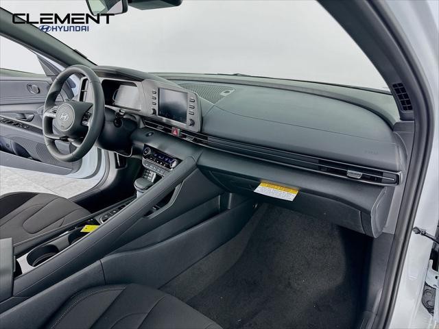 Hyundai Elantra Vehicle Image 30