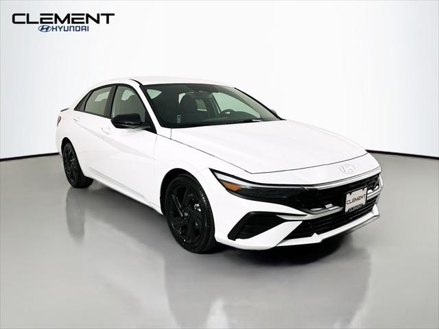 Hyundai Elantra Vehicle Image 03