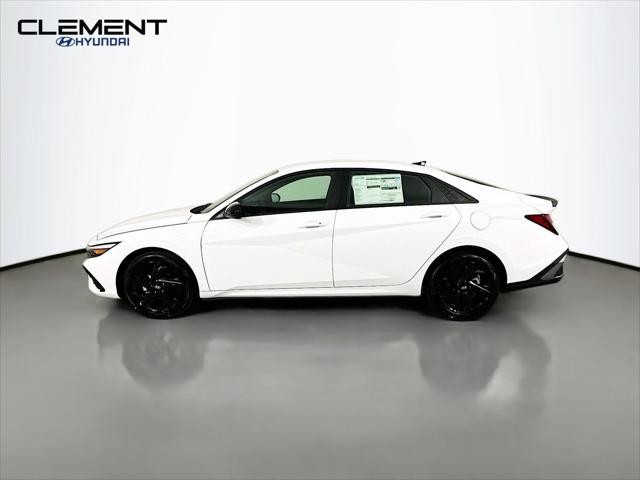 Hyundai Elantra Vehicle Image 04