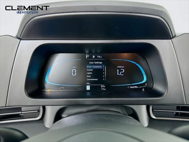 Hyundai Elantra Vehicle Image 16