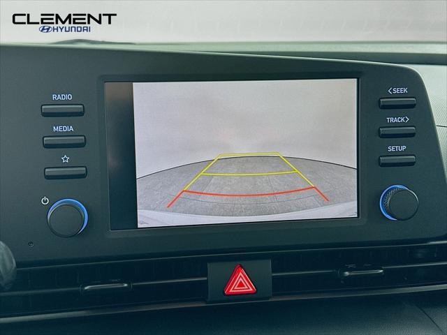Hyundai Elantra Vehicle Image 18