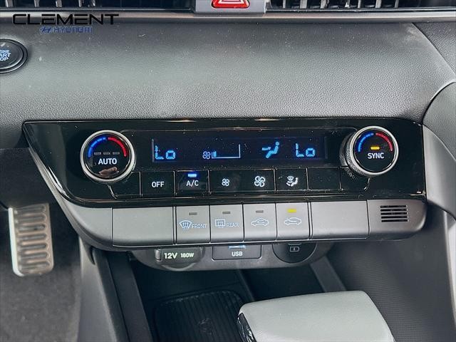 Hyundai Elantra Vehicle Image 19
