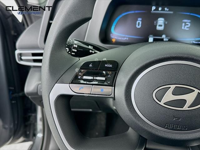 Hyundai Elantra Vehicle Image 14