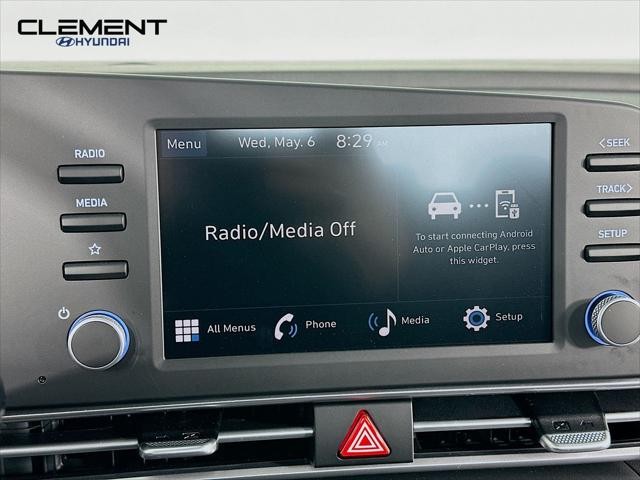 Hyundai Elantra Vehicle Image 17