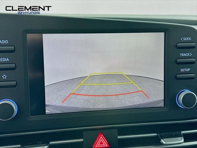 Hyundai Elantra Vehicle Image 18