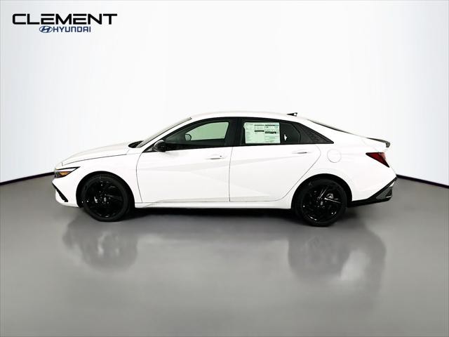 Hyundai Elantra Vehicle Image 04