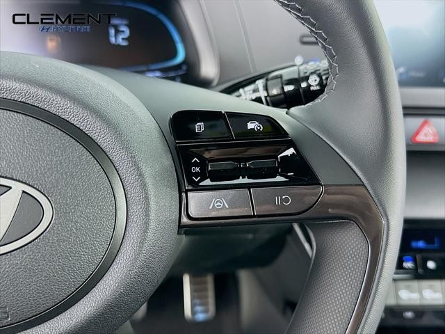Hyundai Elantra Vehicle Image 15