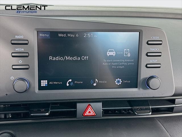 Hyundai Elantra Vehicle Image 17