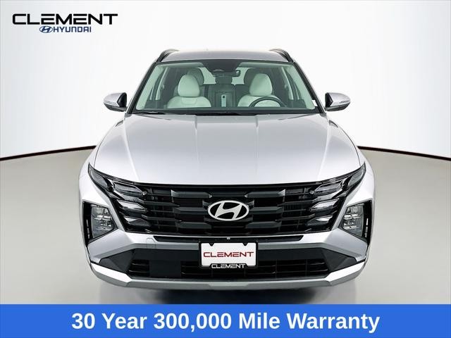 Hyundai Tucson Hybrid Vehicle Full-screen Gallery Image 2