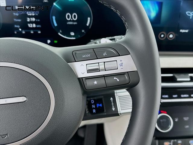 Hyundai Tucson Hybrid Vehicle Full-screen Gallery Image 15