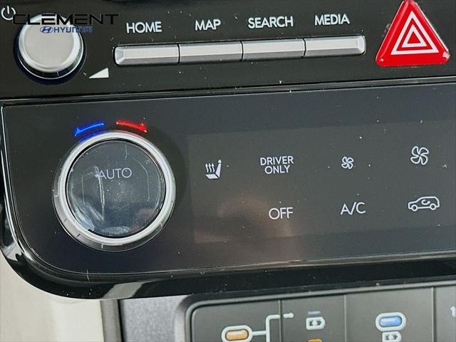 Hyundai Tucson Hybrid Vehicle Full-screen Gallery Image 20