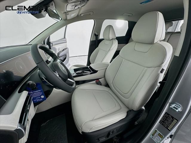 Hyundai Tucson Hybrid Vehicle Full-screen Gallery Image 25