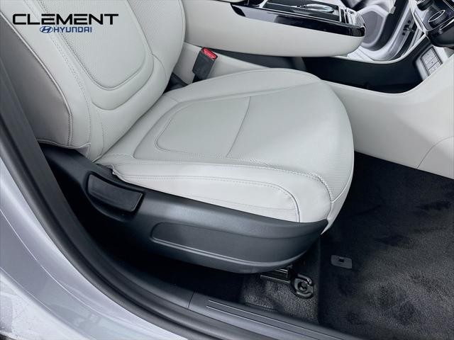 Hyundai Tucson Hybrid Vehicle Full-screen Gallery Image 28