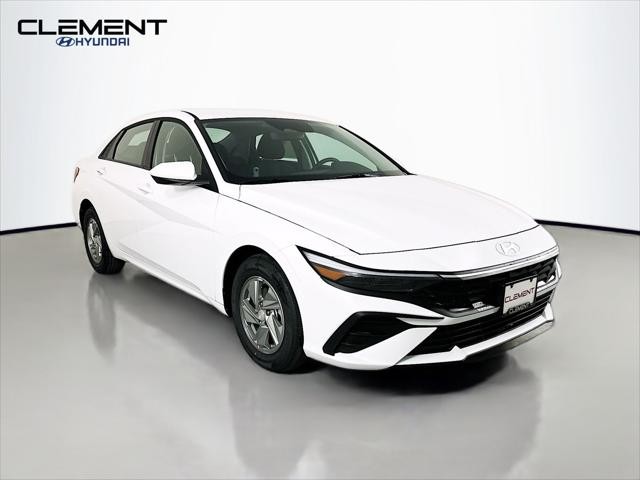 Hyundai Elantra Vehicle Image 03