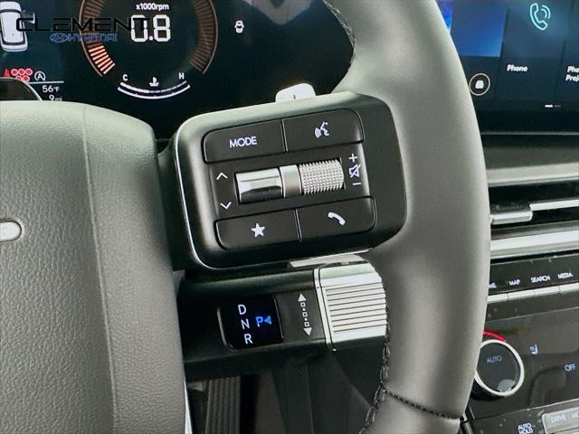 Hyundai Santa Fe Vehicle Full-screen Gallery Image 15