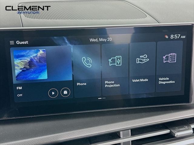 Hyundai Santa Fe Vehicle Full-screen Gallery Image 17