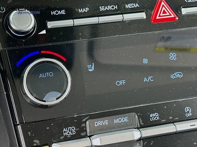 Hyundai Santa Fe Vehicle Full-screen Gallery Image 20