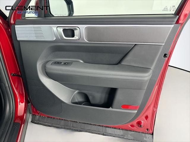 Hyundai Santa Fe Vehicle Full-screen Gallery Image 30