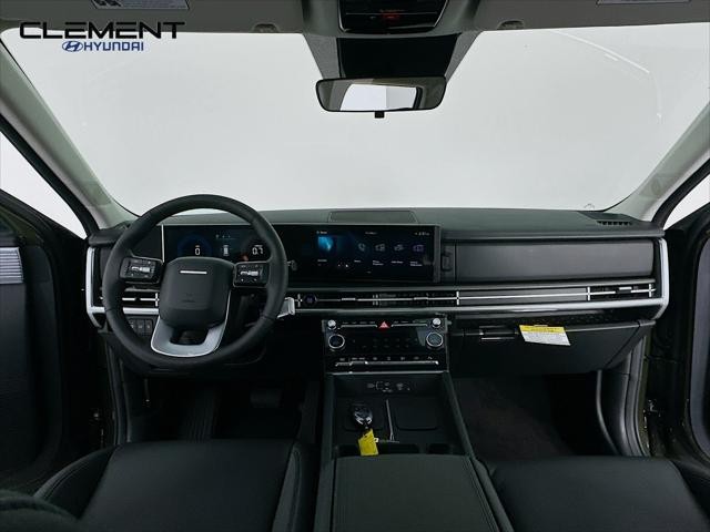 Hyundai Santa Fe Vehicle Full-screen Gallery Image 11