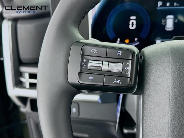 Hyundai Santa Fe Vehicle Full-screen Gallery Image 14