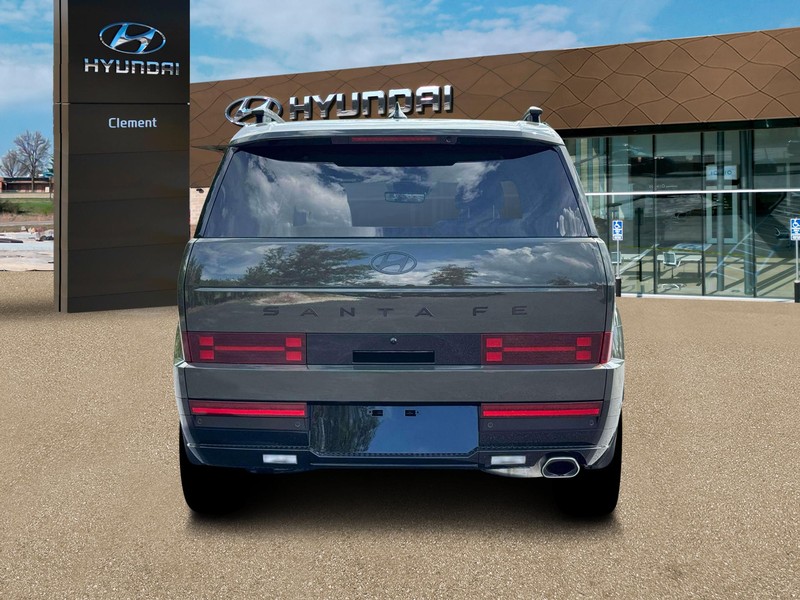 Hyundai Santa Fe Vehicle Full-screen Gallery Image 6