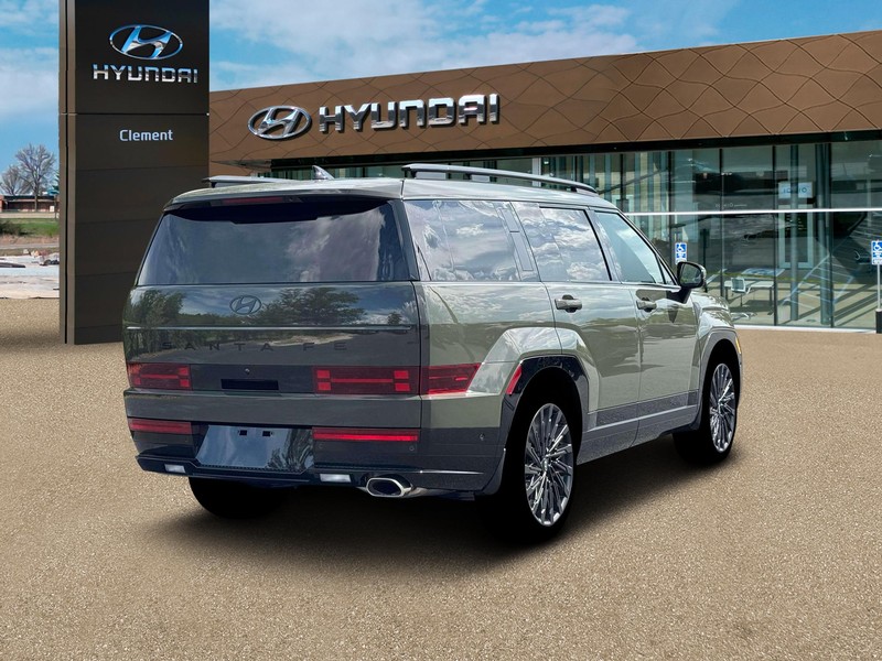 Hyundai Santa Fe Vehicle Full-screen Gallery Image 7