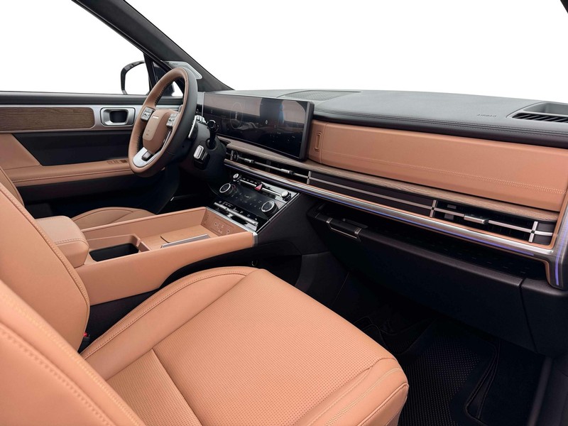 Hyundai Santa Fe Vehicle Full-screen Gallery Image 15