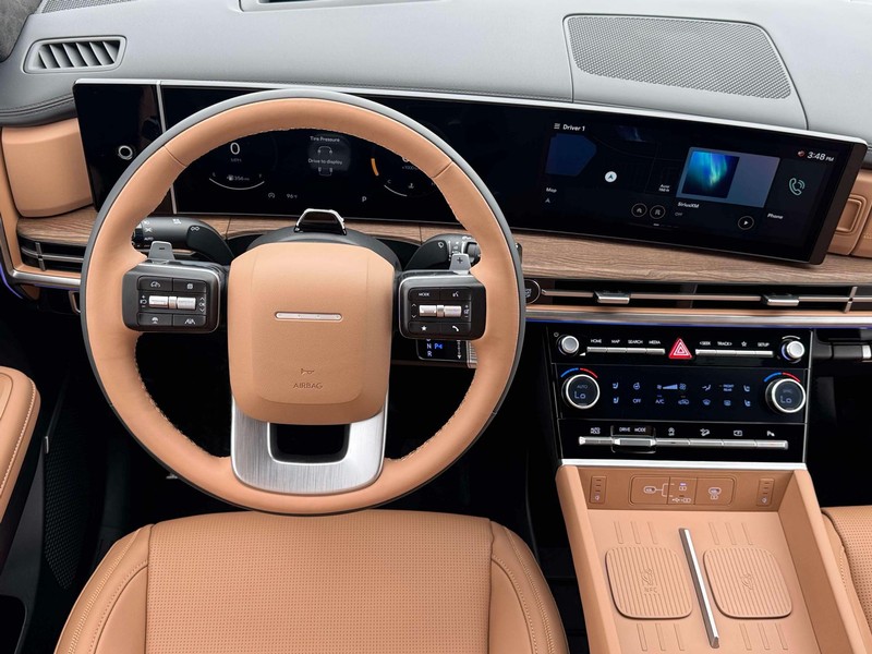 Hyundai Santa Fe Vehicle Full-screen Gallery Image 17