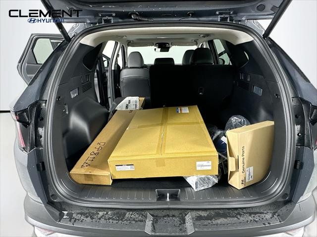 Hyundai Tucson Vehicle Full-screen Gallery Image 9