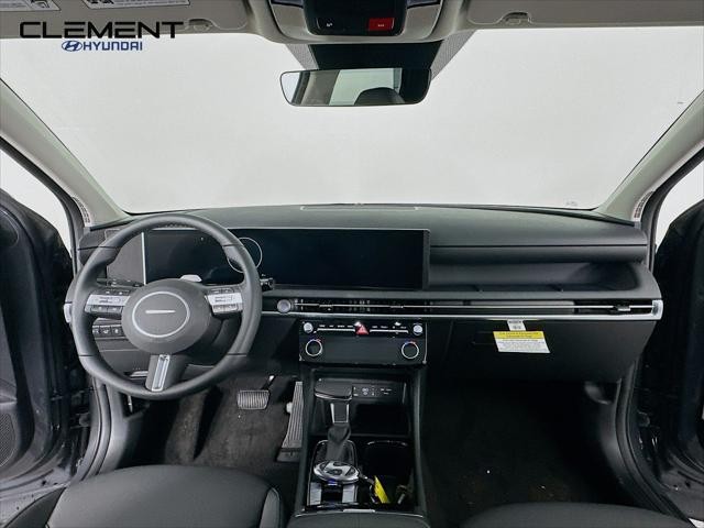 Hyundai Tucson Vehicle Full-screen Gallery Image 11