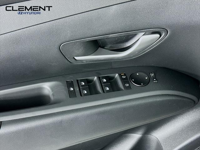 Hyundai Tucson Vehicle Full-screen Gallery Image 23