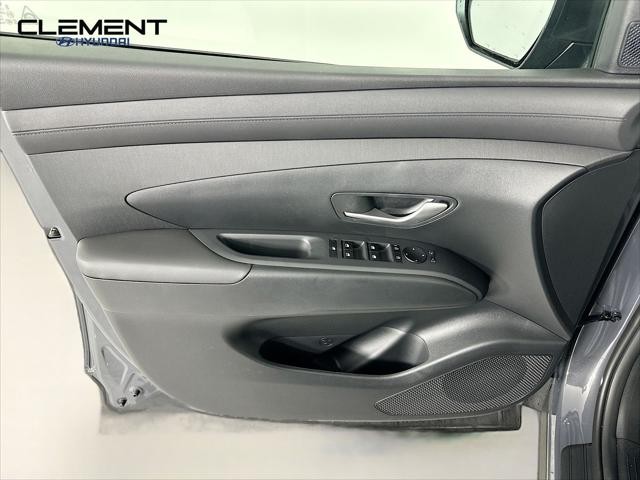 Hyundai Tucson Vehicle Full-screen Gallery Image 24