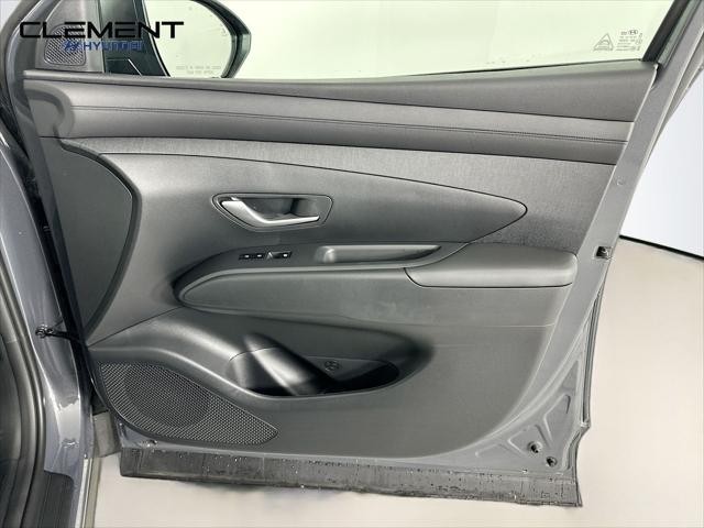 Hyundai Tucson Vehicle Full-screen Gallery Image 31