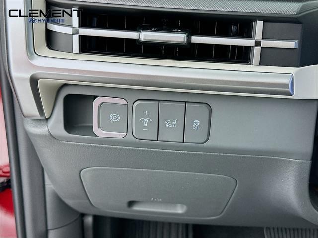 Hyundai Santa Fe Hybrid Vehicle Full-screen Gallery Image 12