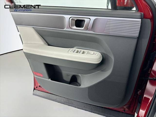 Hyundai Santa Fe Hybrid Vehicle Full-screen Gallery Image 23
