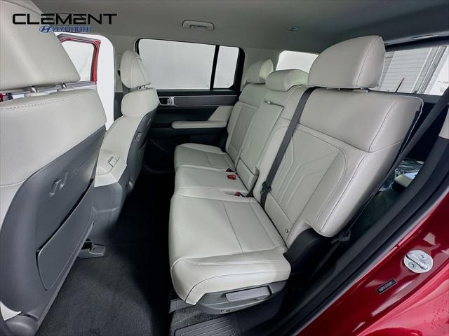 Hyundai Santa Fe Hybrid Vehicle Full-screen Gallery Image 27