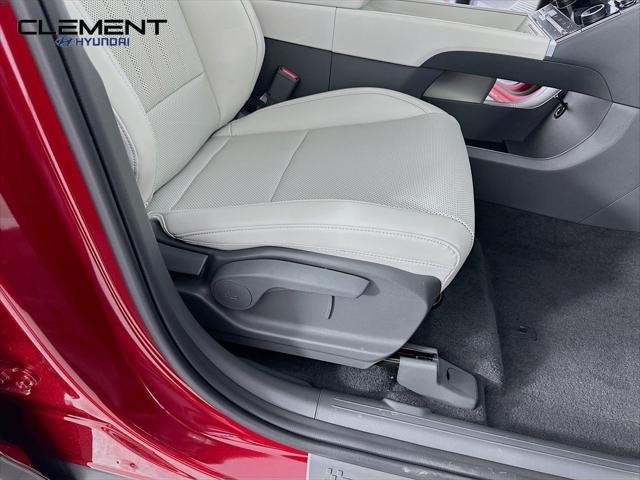 Hyundai Santa Fe Hybrid Vehicle Full-screen Gallery Image 28
