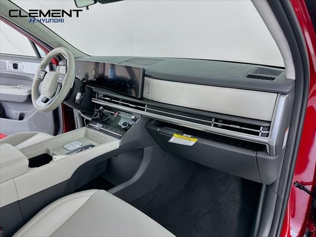 Hyundai Santa Fe Hybrid Vehicle Full-screen Gallery Image 29