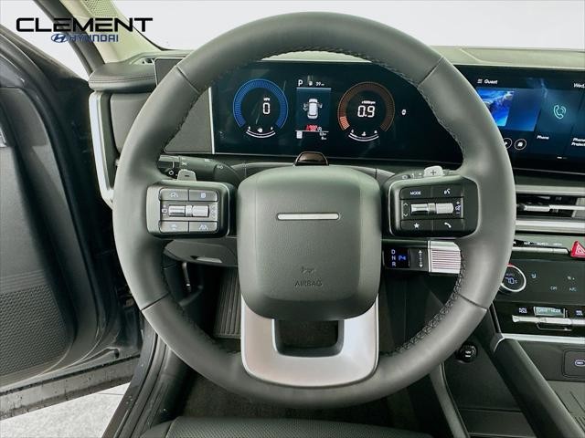 Hyundai Santa Fe Vehicle Full-screen Gallery Image 13
