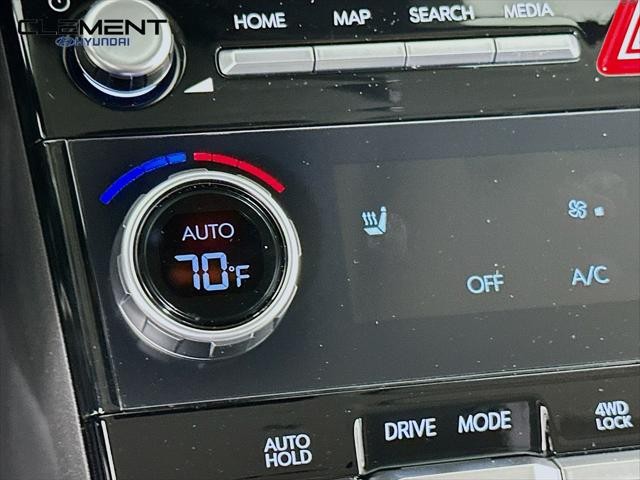 Hyundai Santa Fe Vehicle Full-screen Gallery Image 20