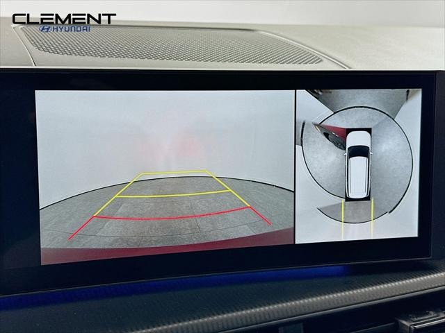 Hyundai Santa Fe Hybrid Vehicle Full-screen Gallery Image 18