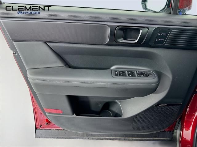 Hyundai Santa Fe Hybrid Vehicle Full-screen Gallery Image 25
