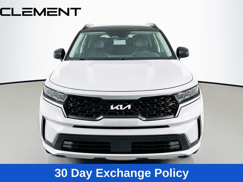 Kia Sorento Vehicle Full-screen Gallery Image 3