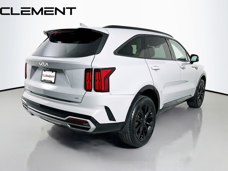 Kia Sorento Vehicle Full-screen Gallery Image 7