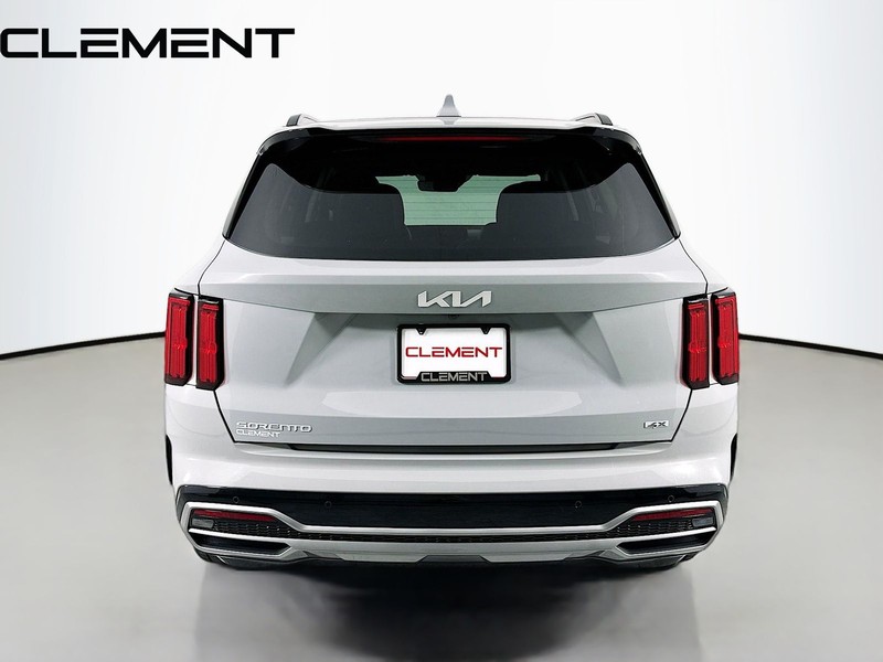 Kia Sorento Vehicle Full-screen Gallery Image 8
