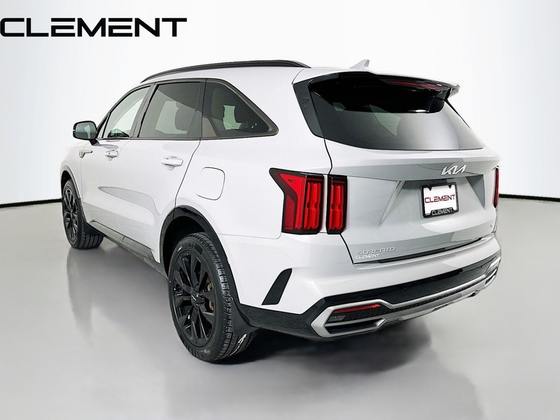 Kia Sorento Vehicle Full-screen Gallery Image 10