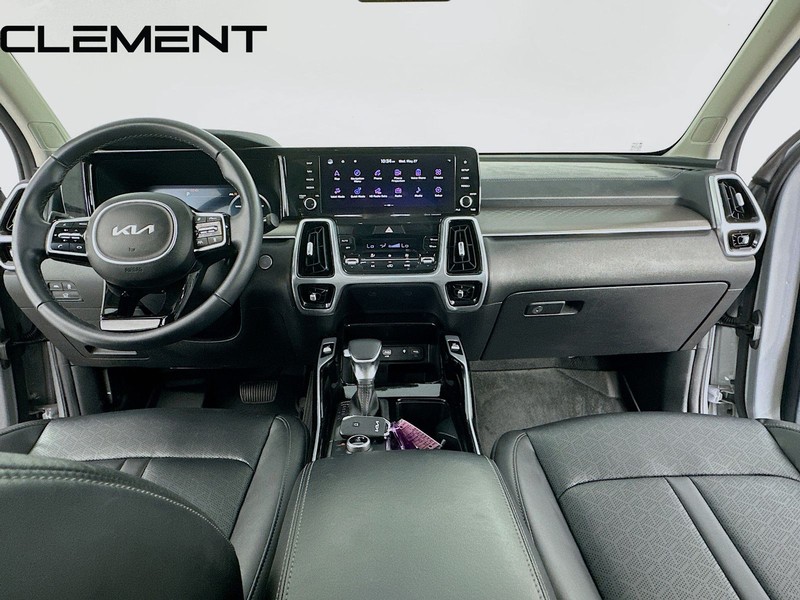 Kia Sorento Vehicle Full-screen Gallery Image 12