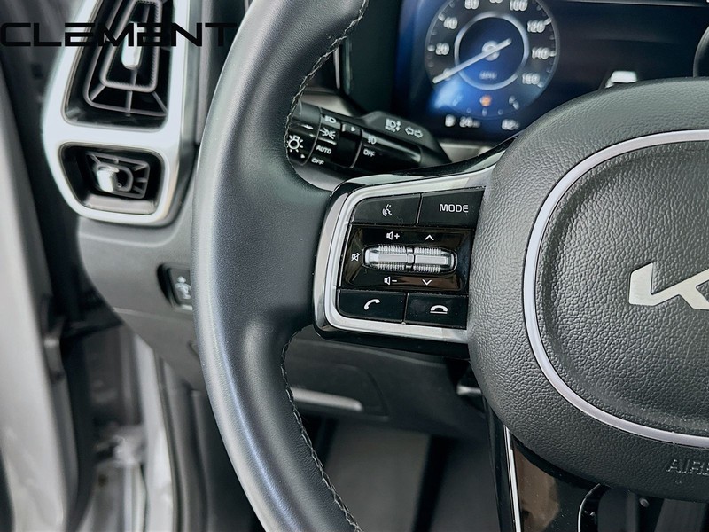 Kia Sorento Vehicle Full-screen Gallery Image 15